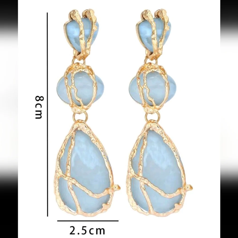 BRAND NEW ** Elegant Gold and Blue Opal Lace Drop Earrings